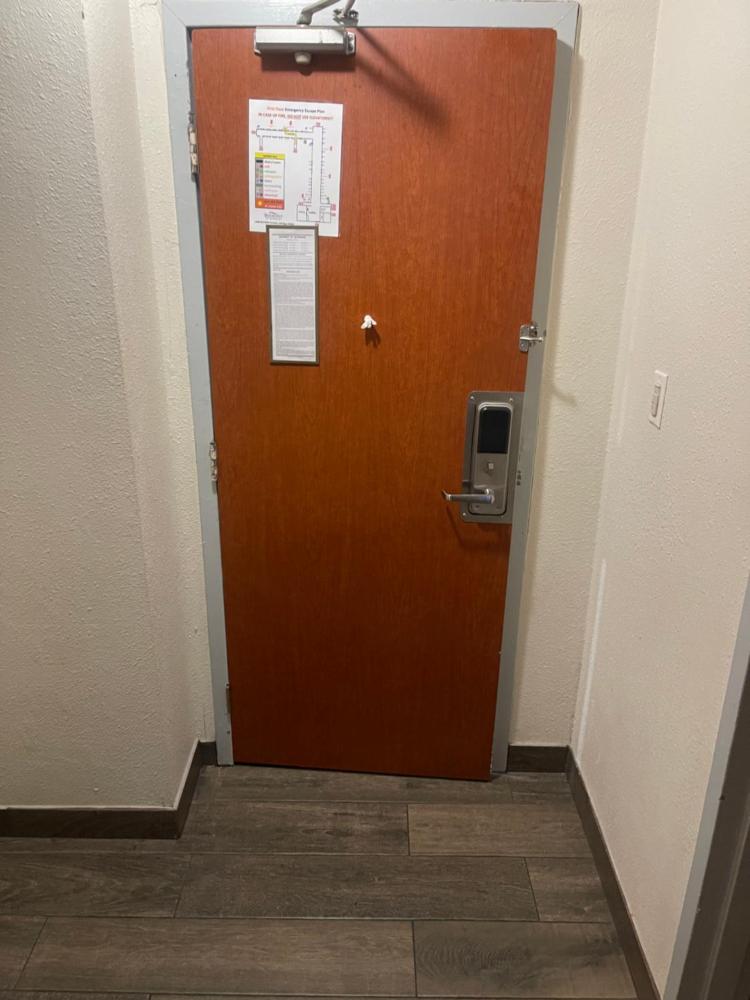 American Inn & Suites